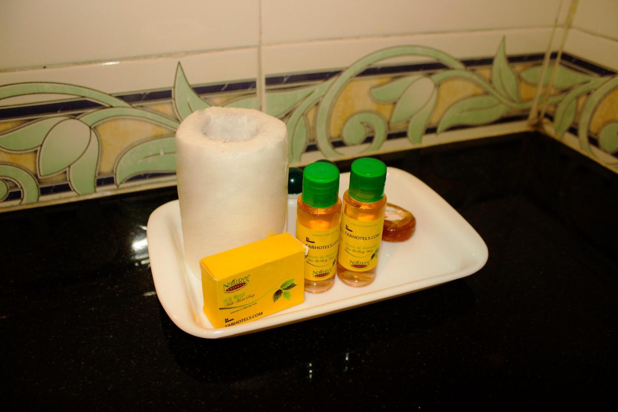 Fabhotel Prime Royal Castle - Nr Coimbatore North Railway Station エクステリア 写真