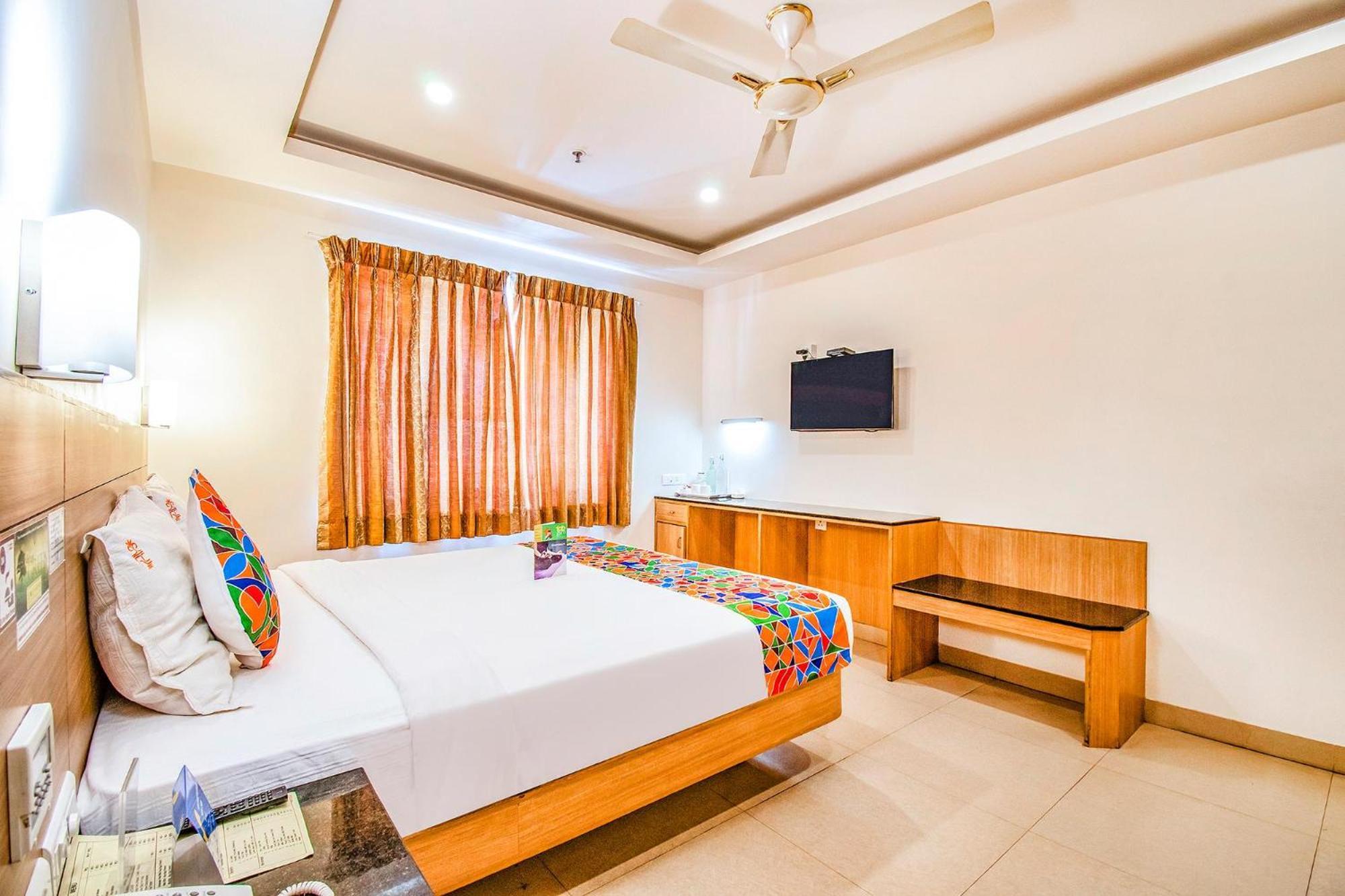 Fabhotel Prime Royal Castle - Nr Coimbatore North Railway Station エクステリア 写真