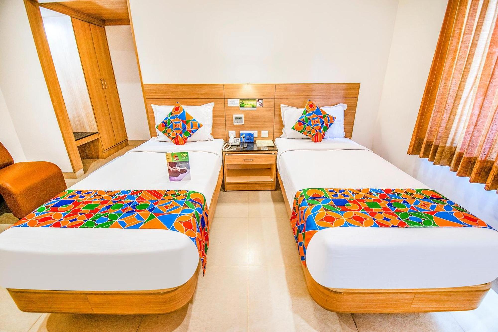 Fabhotel Prime Royal Castle - Nr Coimbatore North Railway Station エクステリア 写真
