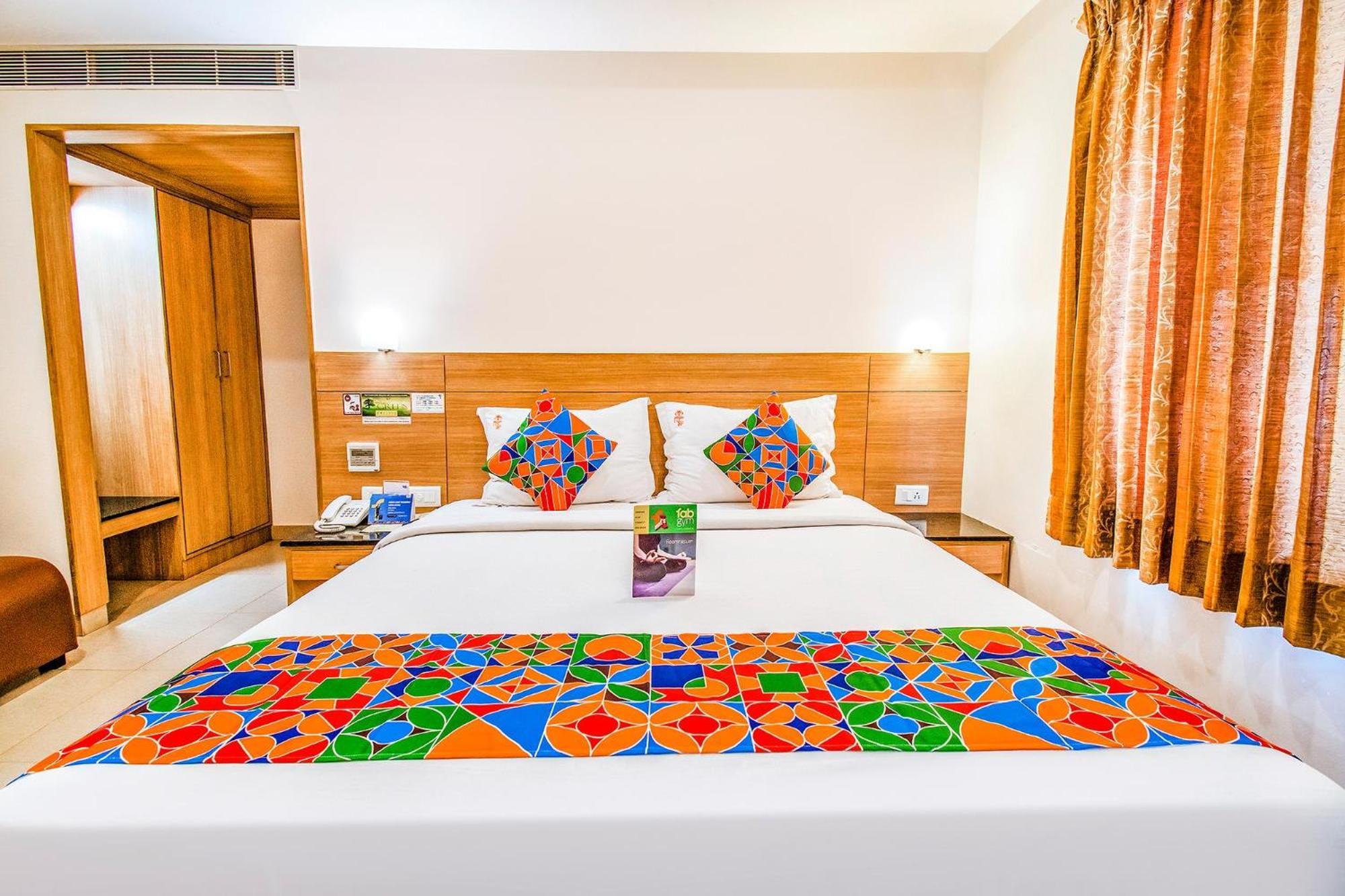 Fabhotel Prime Royal Castle - Nr Coimbatore North Railway Station エクステリア 写真